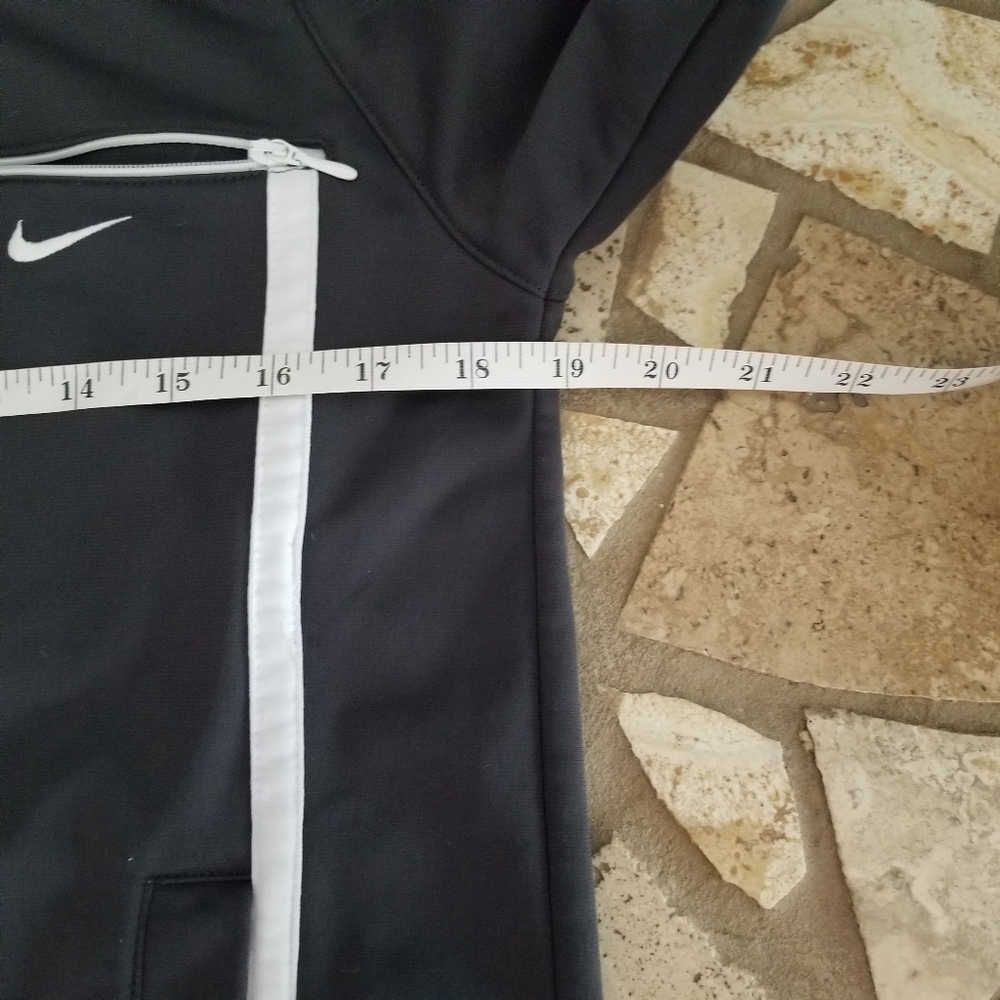 Nike jacket - Picture 3 of 12